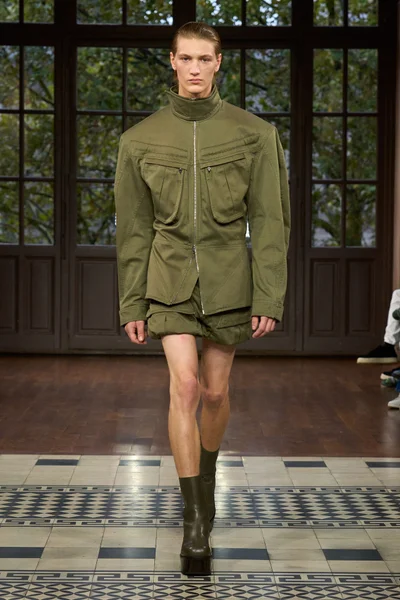 Look 14